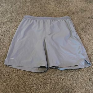 Fabletics shorts 7 in.